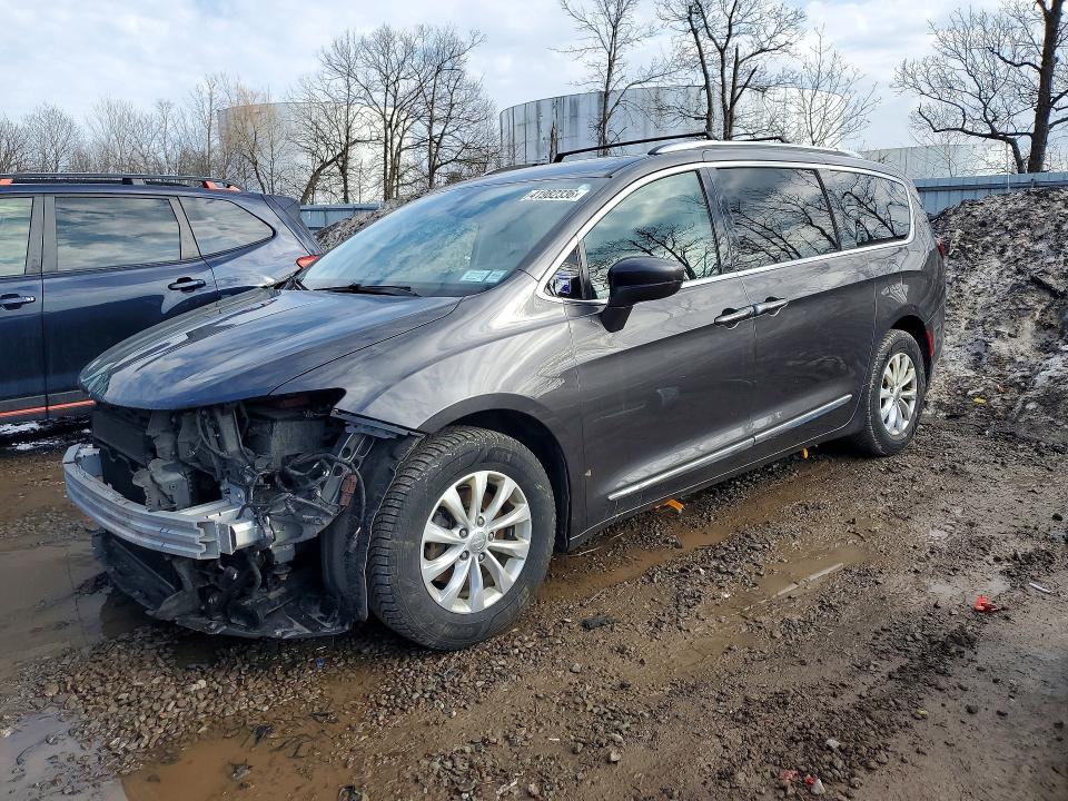 Продажа на аукционе авто 2019 Chrysler Pacifica, vin: 2C4RC1BG4KR561504, номер лота: 41982336