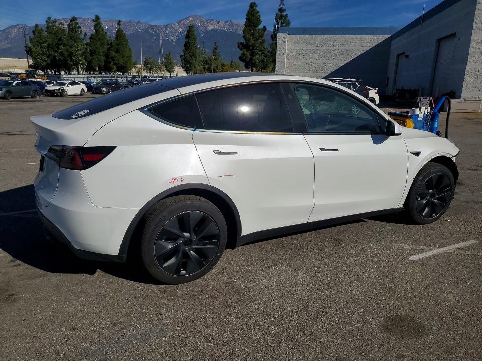 2024 Tesla Model Y მანქანა იყიდება აუქციონზე, vin: 7SAYGDEDXRF201522, აუქციონის ნომერი: 79655015
