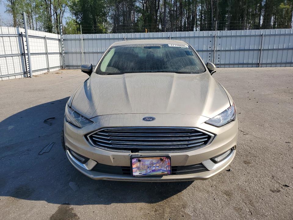 47728666 :رقم المزاد ، 3FA6P0LUXHR357059 vin ، 2017 Ford Fusion مزاد بيع