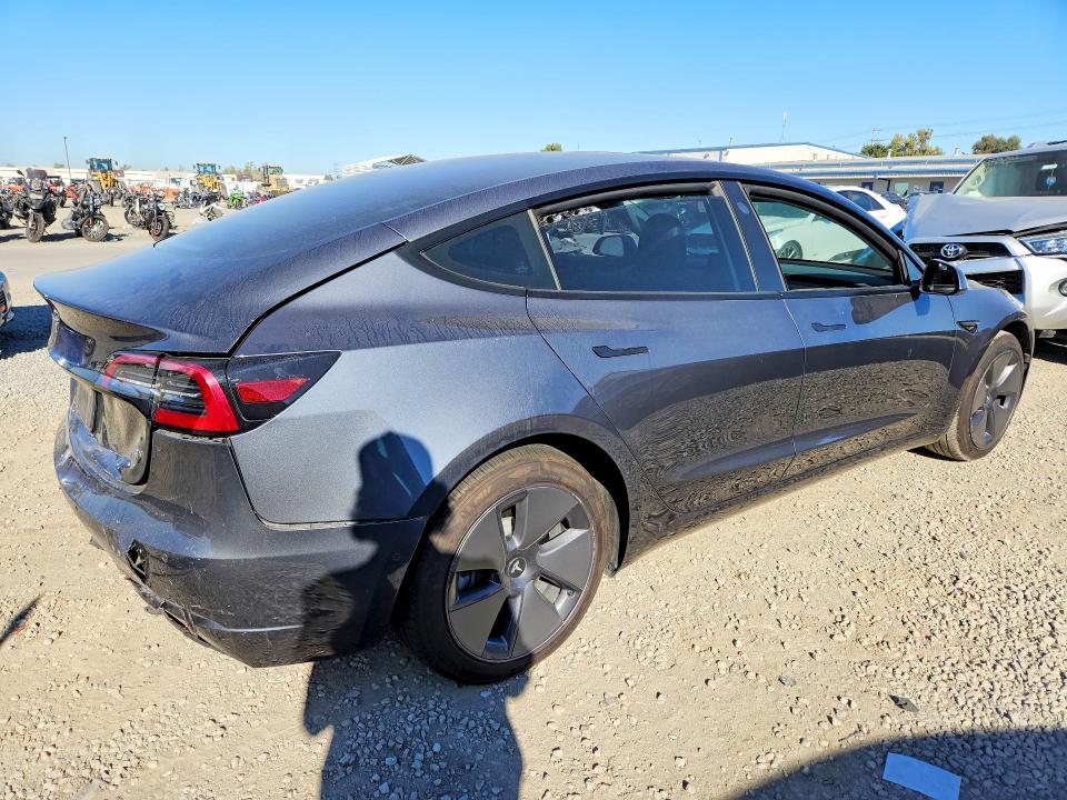 45871436 :رقم المزاد ، 5YJ3E1EB9NF276250 vin ، 2022 Tesla Model 3 مزاد بيع