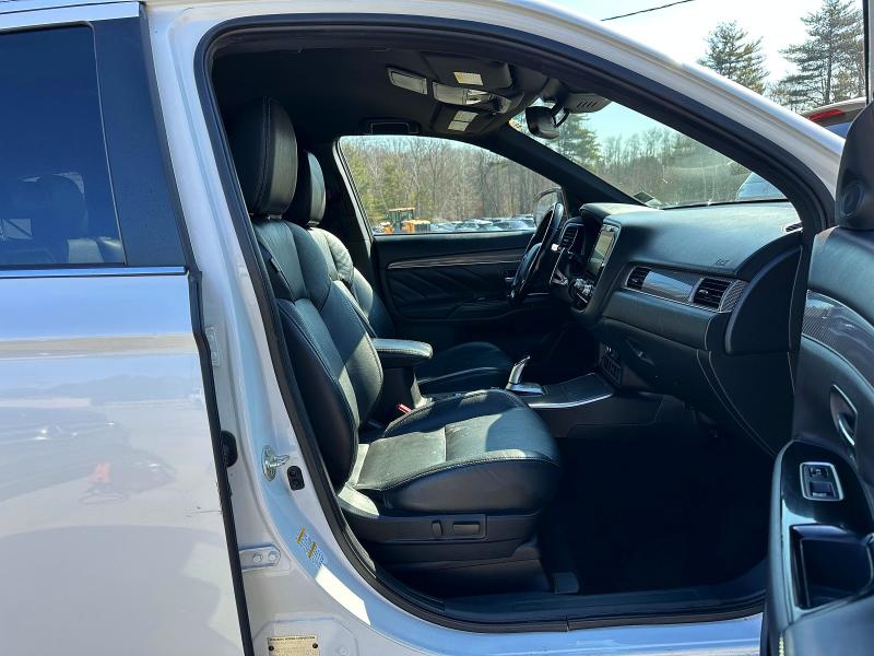 Продаж на аукціоні авто 2022 Mitsubishi Outlander, vin: JA4J2VA76NZ029104, номер лоту: 41970986