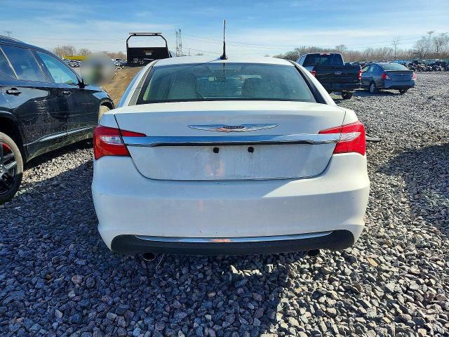 47237466 :رقم المزاد ، 1C3BC2FG2BN505791 vin ، 2011 Chrysler 200 مزاد بيع