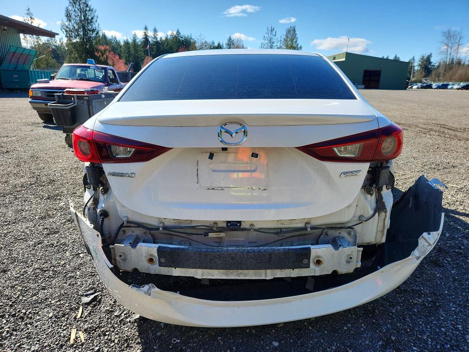 47672106 :رقم المزاد ، 3MZBN1V38JM205404 vin ، 2018 Mazda 3 مزاد بيع