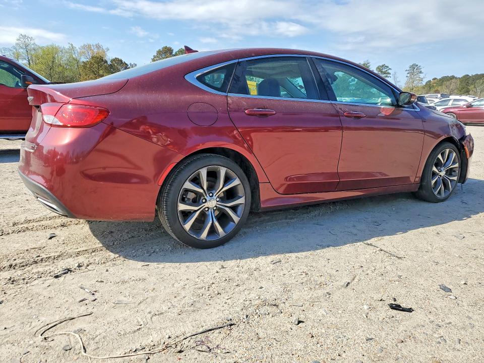 47807266 :رقم المزاد ، 1C3CCCCG6FN628062 vin ، 2015 Chrysler 200 مزاد بيع