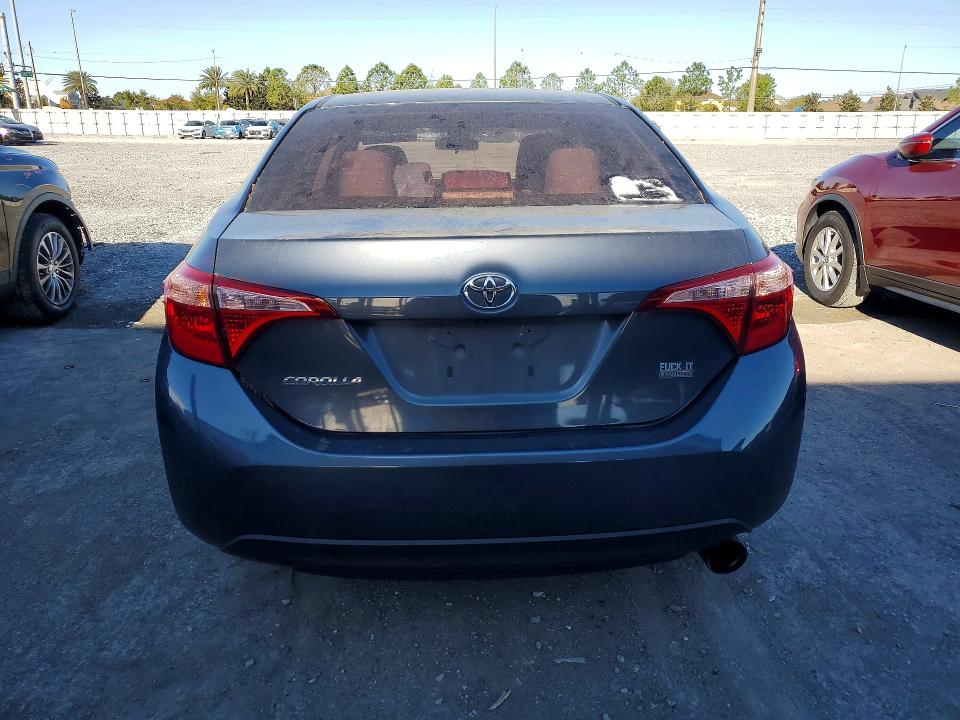 42071466 :رقم المزاد ، 5YFBURHE2HP682835 vin ، 2017 Toyota Corolla مزاد بيع