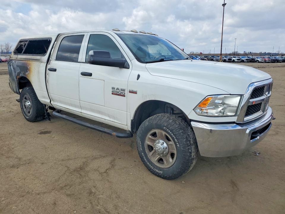 45521366 :رقم المزاد ، 3C6UR5CJ5HG529628 vin ، 2017 Ram 2500 مزاد بيع