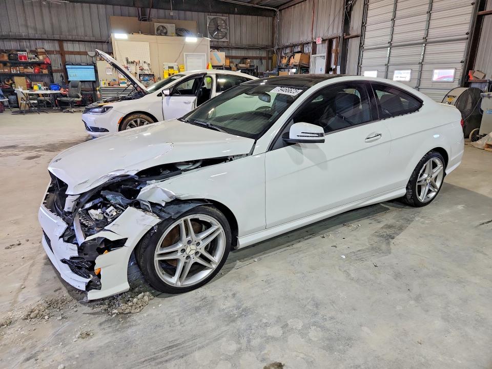 2015 Mercedes-benz C მანქანა იყიდება აუქციონზე, vin: WDDGJ8JB2FG415479, აუქციონის ნომერი: 79466625