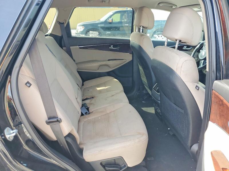 47350286 :رقم المزاد ، 5XYPGDA38HG263093 vin ، 2017 Kia Sorento مزاد بيع