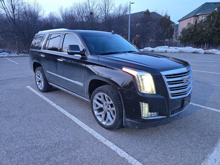 46585076 :رقم المزاد ، 1GYS4DKJXHR168885 vin ، 2017 Cadillac Escalade مزاد بيع