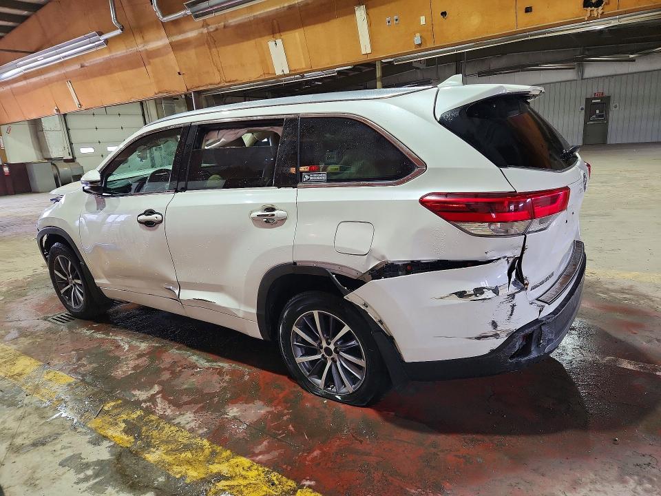Продажа на аукционе авто 2019 Toyota Highlander, vin: 5TDJZRFH7KS572744, номер лота: 47215166