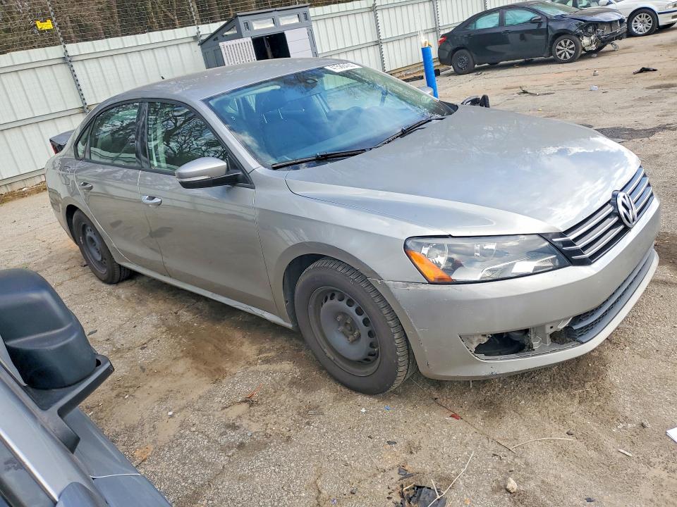 2013 Volkswagen Passat მანქანა იყიდება აუქციონზე, vin: 1VWAP7A33DC136531, აუქციონის ნომერი: 41586426