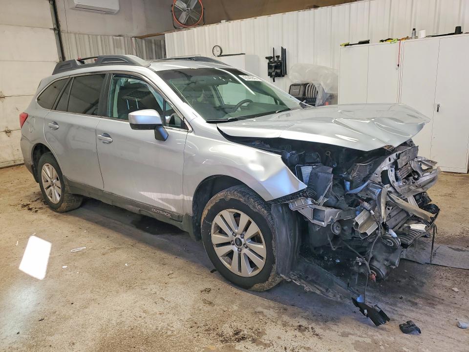 42045946 :رقم المزاد ، 4S4BSACC1F3339870 vin ، 2015 Subaru Outback مزاد بيع