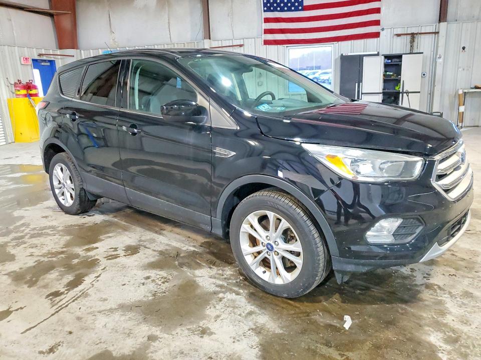 Продажа на аукционе авто 2017 Ford Escape, vin: 1FMCU9GD0HUC92327, номер лота: 46820686