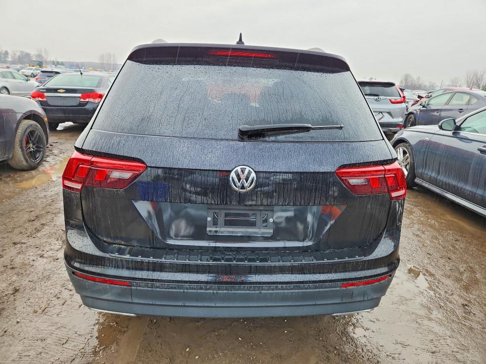 47516656 :رقم المزاد ، 3VV2B7AX0JM031238 vin ، 2018 Volkswagen Tiguan مزاد بيع