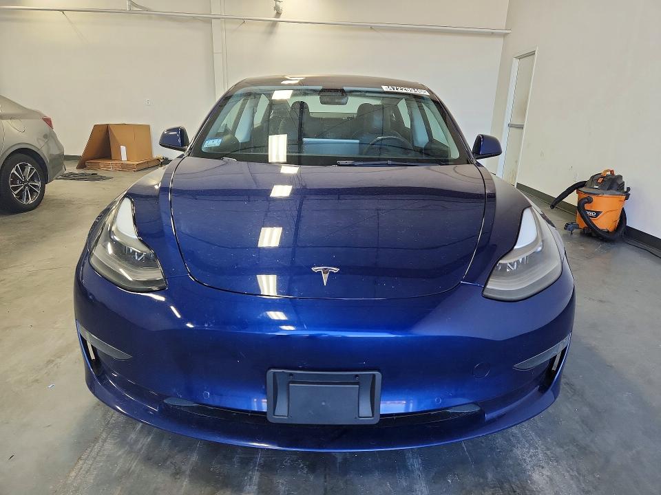 47229946 :رقم المزاد ، 5YJ3E1EA9NF285568 vin ، 2022 Tesla Model 3 مزاد بيع