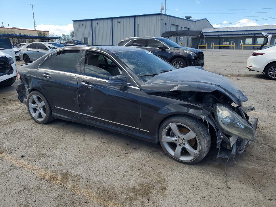 Продажа на аукционе авто 2014 Mercedes-benz C, vin: WDDGF4HB9EA966526, номер лота: 41768736