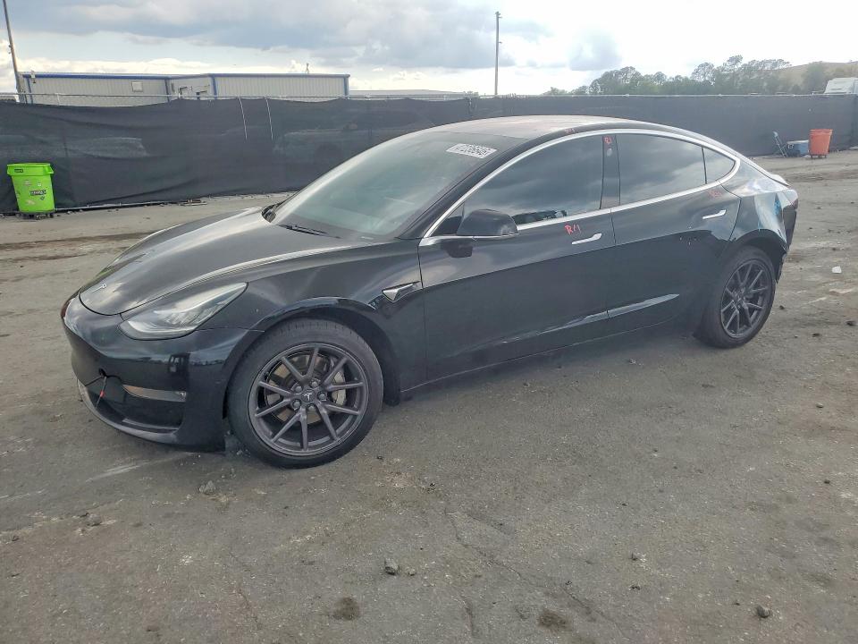 Продажа на аукционе авто 2018 Tesla Model 3, vin: 5YJ3E1EAXJF040952, номер лота: 47236646