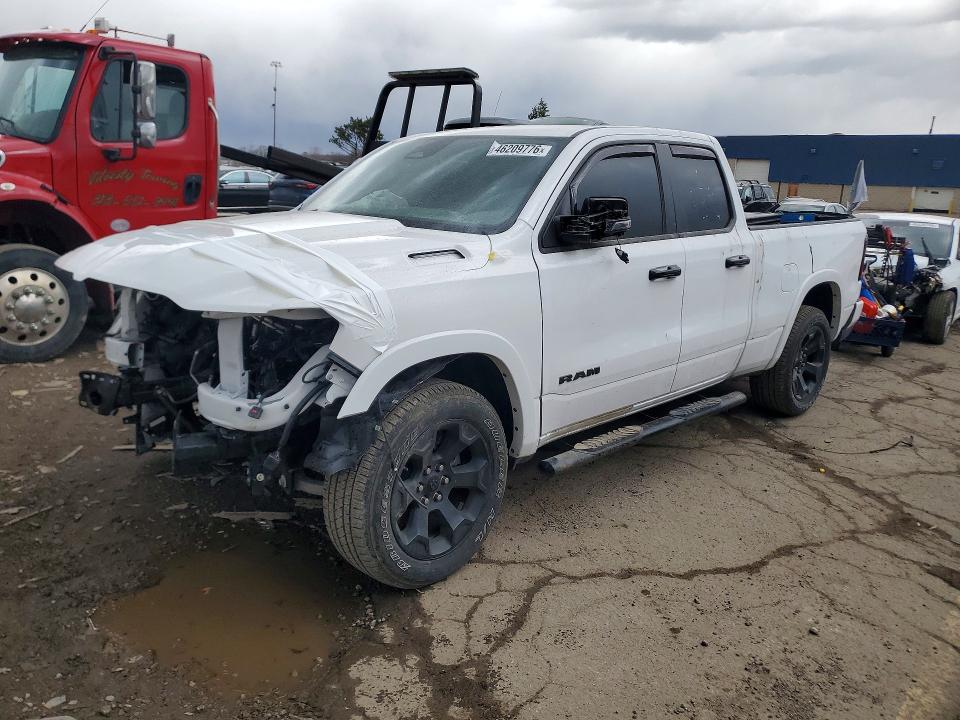 Продажа на аукционе авто 2025 Ram 1500, vin: 1C6RREBG7SN570059, номер лота: 46209776
