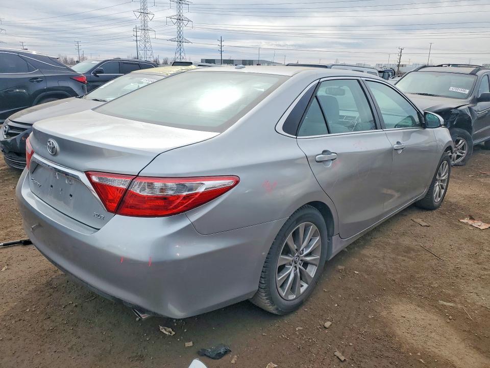 46931586 :رقم المزاد ، 4T1BF1FKXFU936159 vin ، 2015 Toyota Camry مزاد بيع