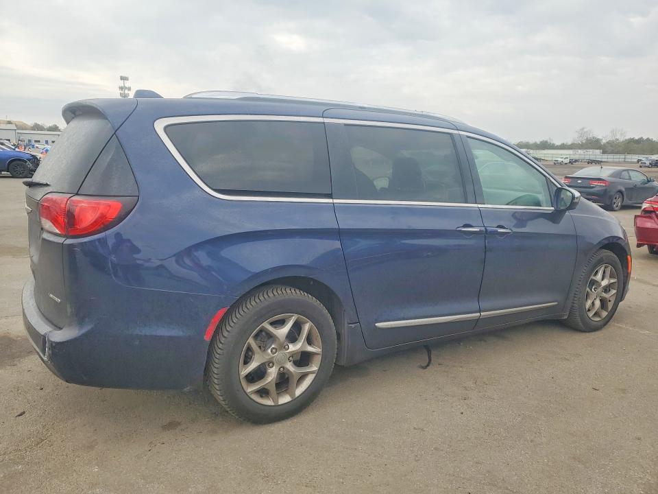 Продажа на аукционе авто 2018 Chrysler Pacifica, vin: 2C4RC1GG3JR334389, номер лота: 46917646