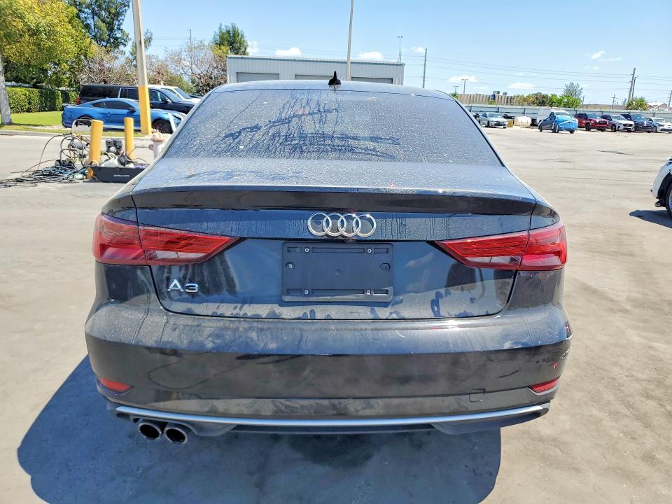 Продажа на аукционе авто 2019 Audi A3, vin: WAUAUGFF8K1025817, номер лота: 47333226