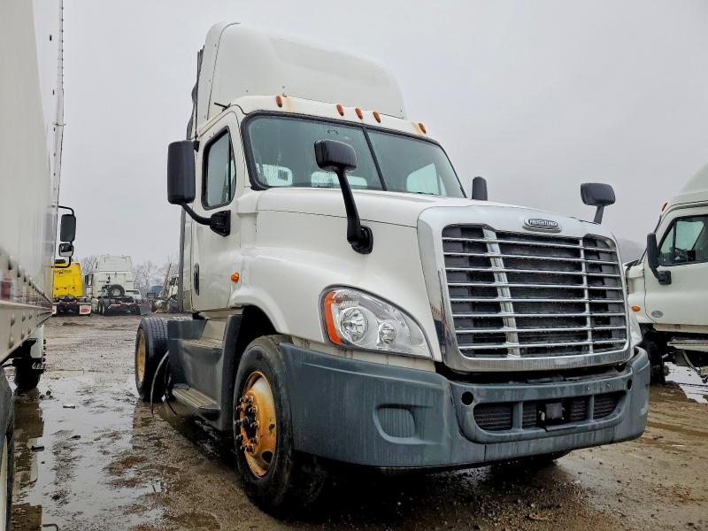 72886515 :رقم المزاد ، 1FUBGEDV5GLHC5682 vin ، 2016 Freightliner Cascadia 1 مزاد بيع