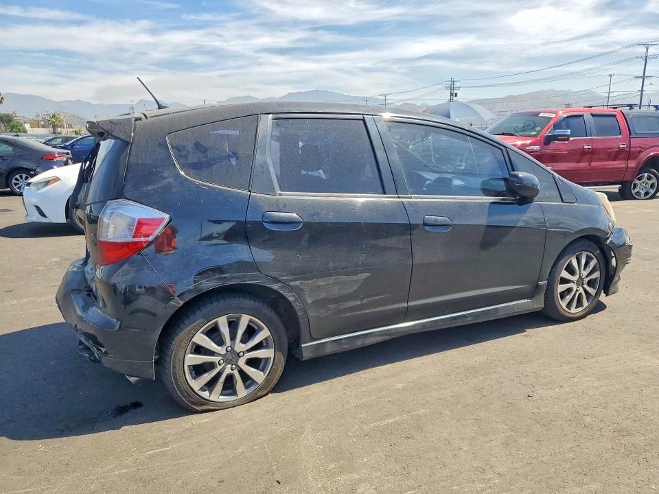 Продажа на аукционе авто 2013 Honda Fit, vin: JHMGE8H57DC041002, номер лота: 47807036