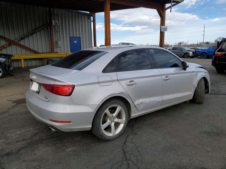 41805856 :رقم المزاد ، WAUBFGFF2F1140983 vin ، 2015 Audi A3 مزاد بيع