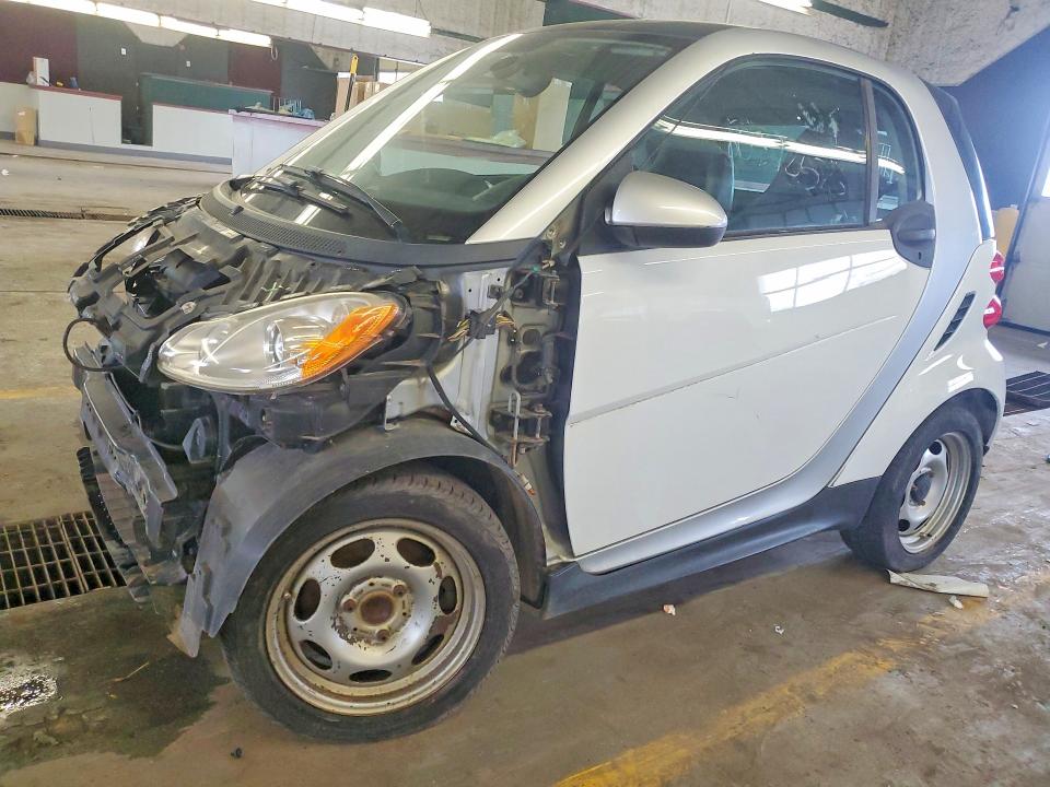2014 Smart Fortwo მანქანა იყიდება აუქციონზე, vin: WMEEJ3BA6EK781775, აუქციონის ნომერი: 46330146