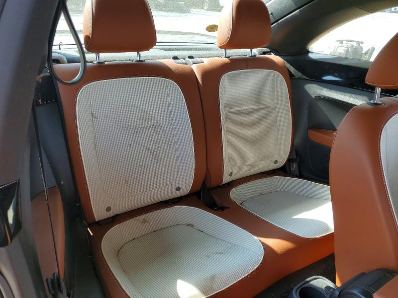 47828376 :رقم المزاد ، 3VWF17AT3HM618198 vin ، 2017 Volkswagen Beetle مزاد بيع
