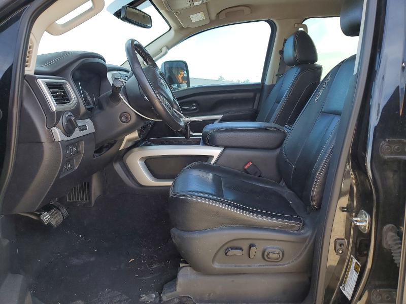 46569426 :رقم المزاد ، 1N6AA1E51JN547579 vin ، 2018 Nissan Titan مزاد بيع