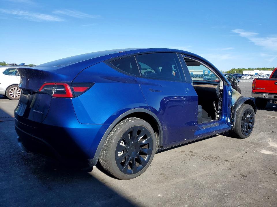 2024 Tesla Model Y მანქანა იყიდება აუქციონზე, vin: 7SAYGDED5RF055000, აუქციონის ნომერი: 46264416