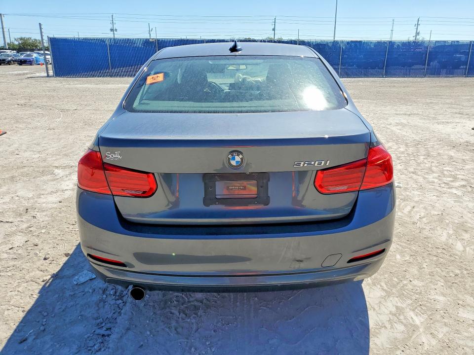 47292456 :رقم المزاد ، WBA8A9C59JAH13387 vin ، 2018 Bmw 320 مزاد بيع