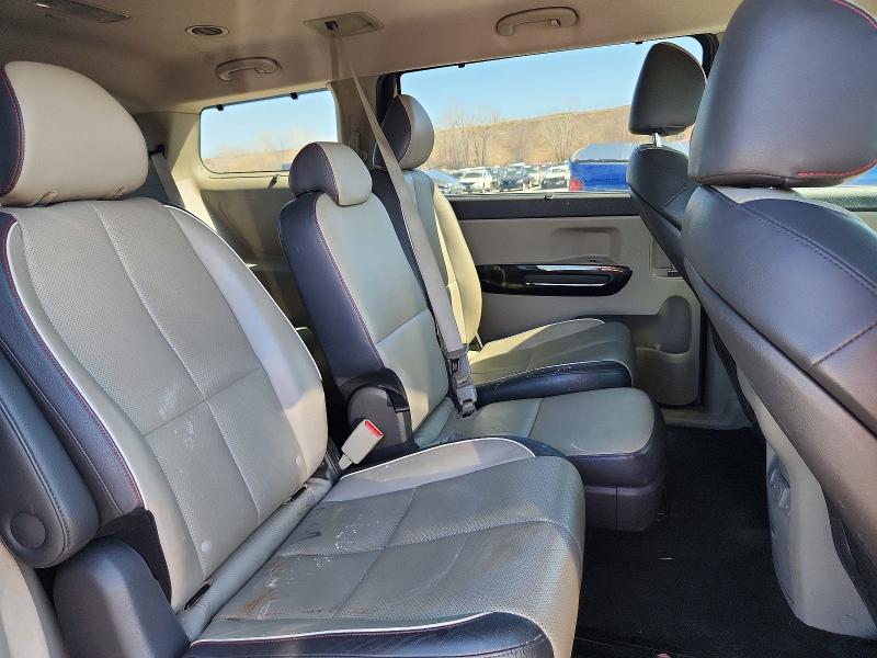 46639916 :رقم المزاد ، KNDMC5C15F6028392 vin ، 2015 Kia Sedona مزاد بيع