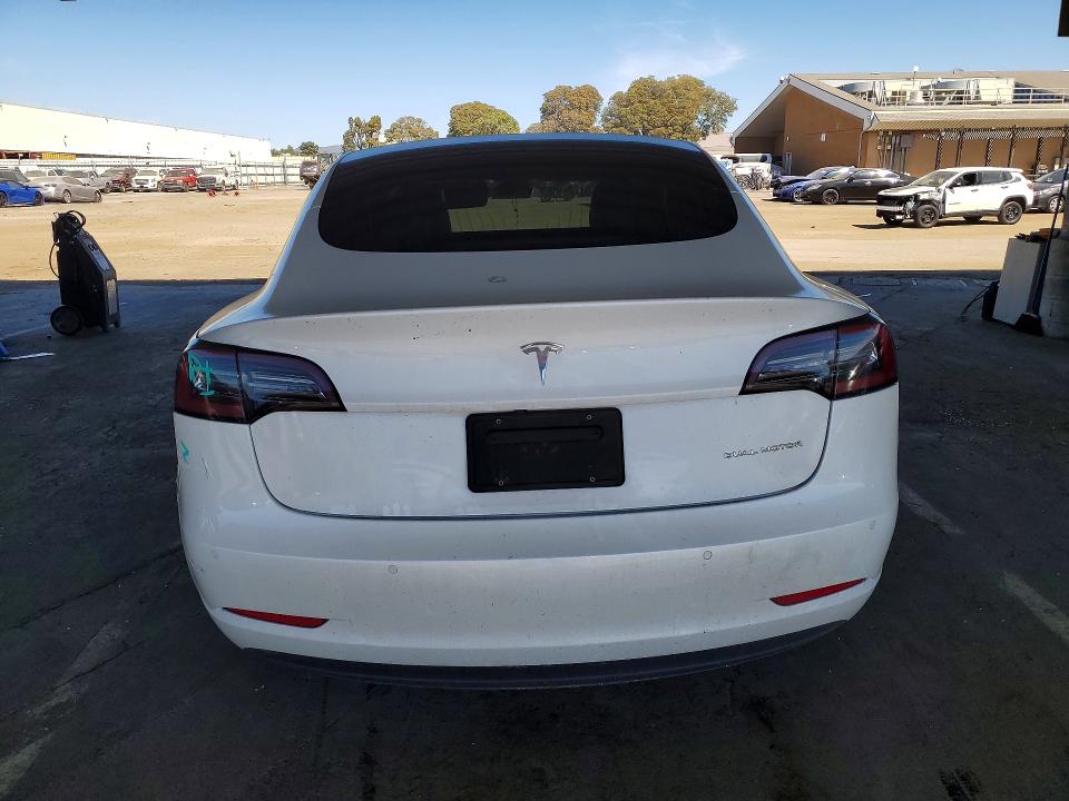 47065216 :رقم المزاد ، 5YJ3E1EB8KF517758 vin ، 2019 Tesla Model 3 مزاد بيع