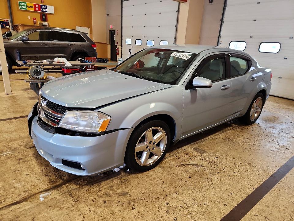 41920176 :رقم المزاد ، 1C3CDZCBXDN621438 vin ، 2013 Dodge Avenger مزاد بيع