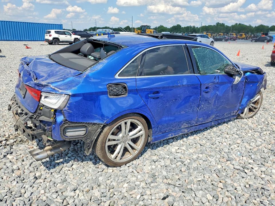 47660926 :رقم المزاد ، WAUBFGFF9F1070673 vin ، 2015 Audi S3 مزاد بيع