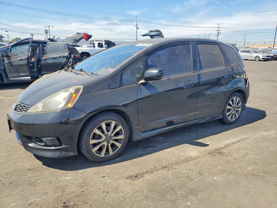 2013 Honda Fit მანქანა იყიდება აუქციონზე, vin: JHMGE8H57DC041002, აუქციონის ნომერი: 47807036