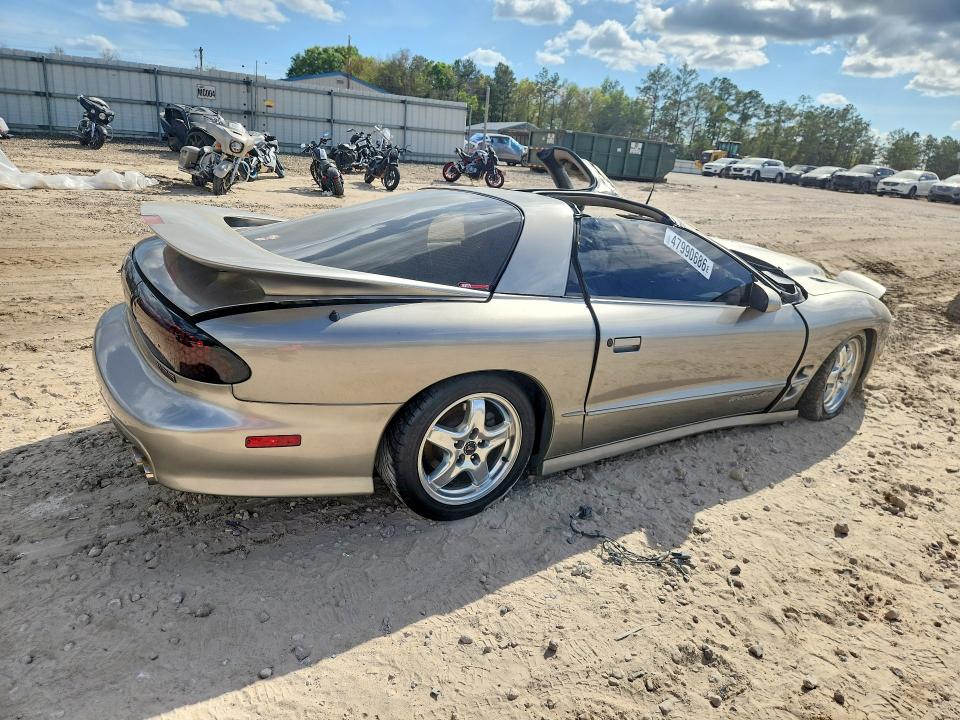47990686 :رقم المزاد ، 2G2FV22G212118461 vin ، 2001 Pontiac Firebird مزاد بيع