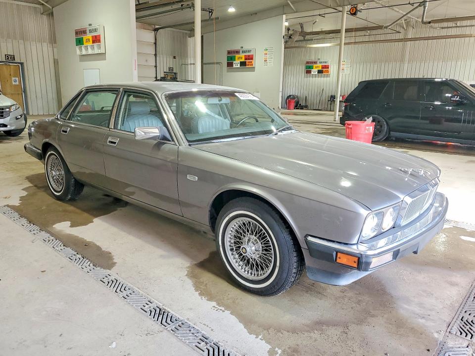 1990 Jaguar Xj6 მანქანა იყიდება აუქციონზე, vin: SAJFY1743LC618242, აუქციონის ნომერი: 48008416