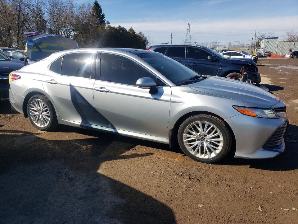 2018 Toyota Camry მანქანა იყიდება აუქციონზე, vin: 4T1B11HK6JU500526, აუქციონის ნომერი: 41947316