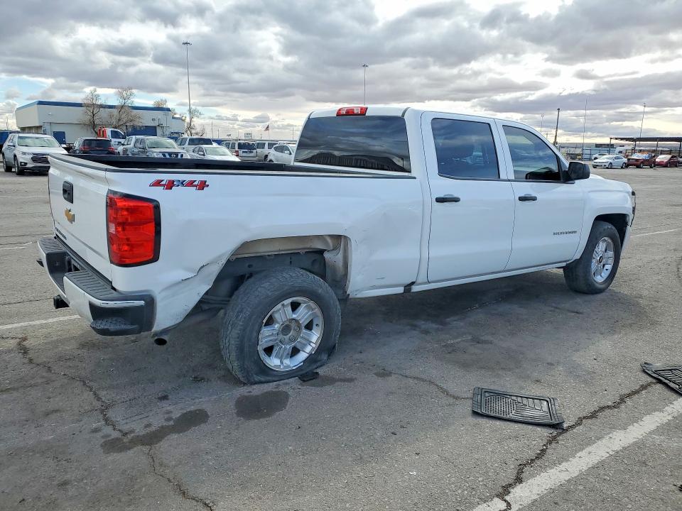 42009556 :رقم المزاد ، 3GCUKNECXJG540495 vin ، 2018 Chevrolet Silverado مزاد بيع