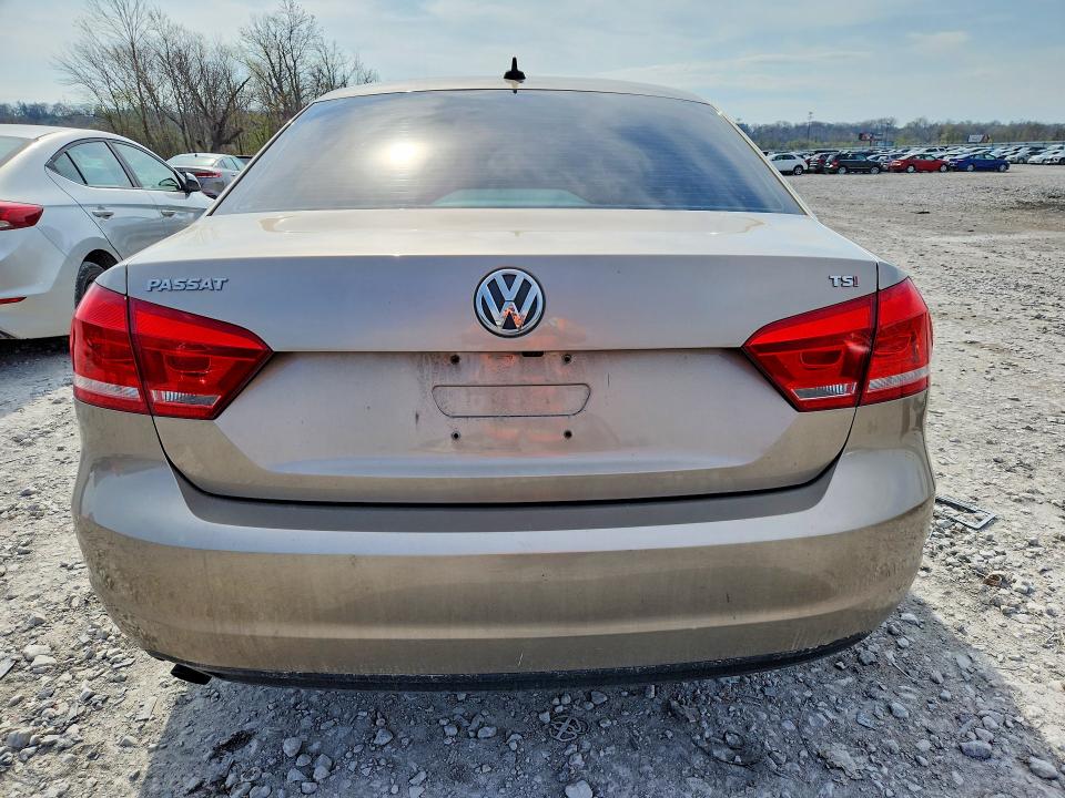48143426 :رقم المزاد ، 1VWAT7A38FC110618 vin ، 2015 Volkswagen Passat مزاد بيع