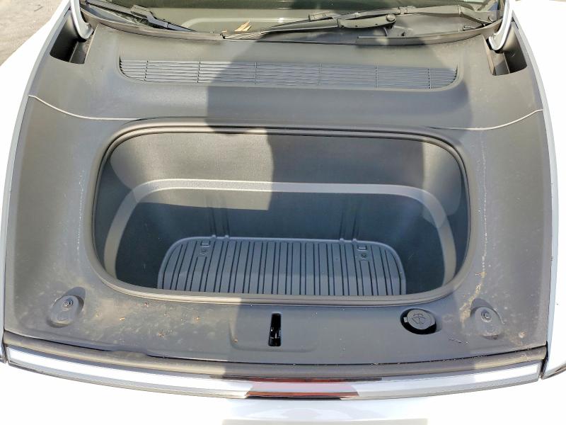 98991665 :رقم المزاد ، 7SAYGDEEXTF518068 vin ، 2026 Tesla Model Y مزاد بيع