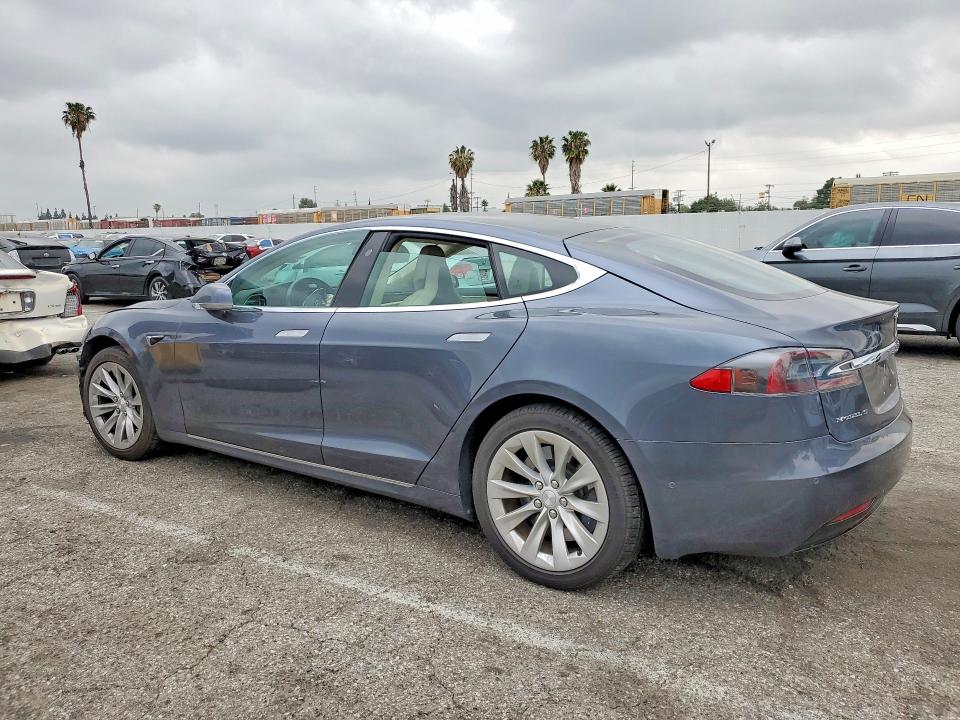 Aukcja sprzedaży 2017 Tesla Model S, vin: 5YJSA1E1XHF217582, numer aukcji: 48315336