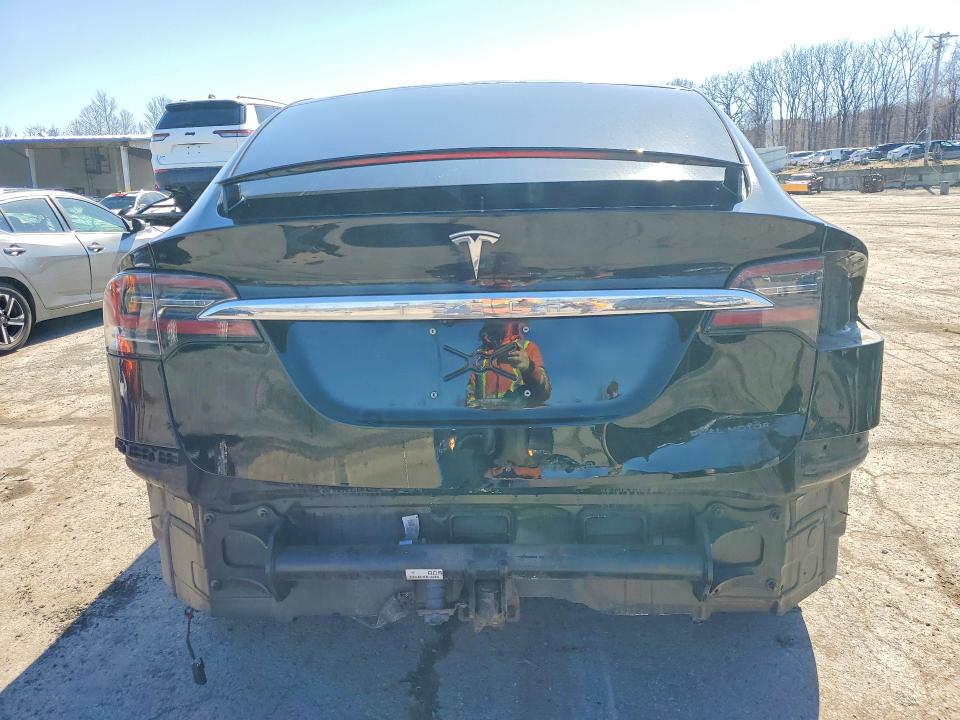 46997126 :رقم المزاد ، 5YJXCBE27KF163048 vin ، 2019 Tesla Model X مزاد بيع