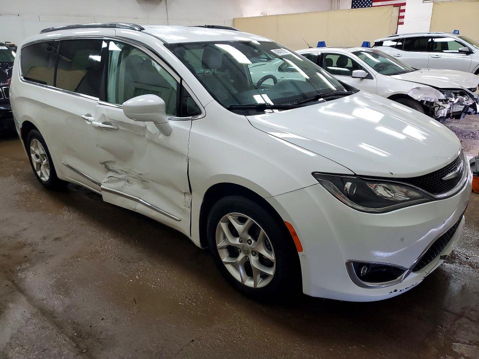 47411136 :رقم المزاد ، 2C4RC1EG5LR142736 vin ، 2020 Chrysler Pacifica مزاد بيع