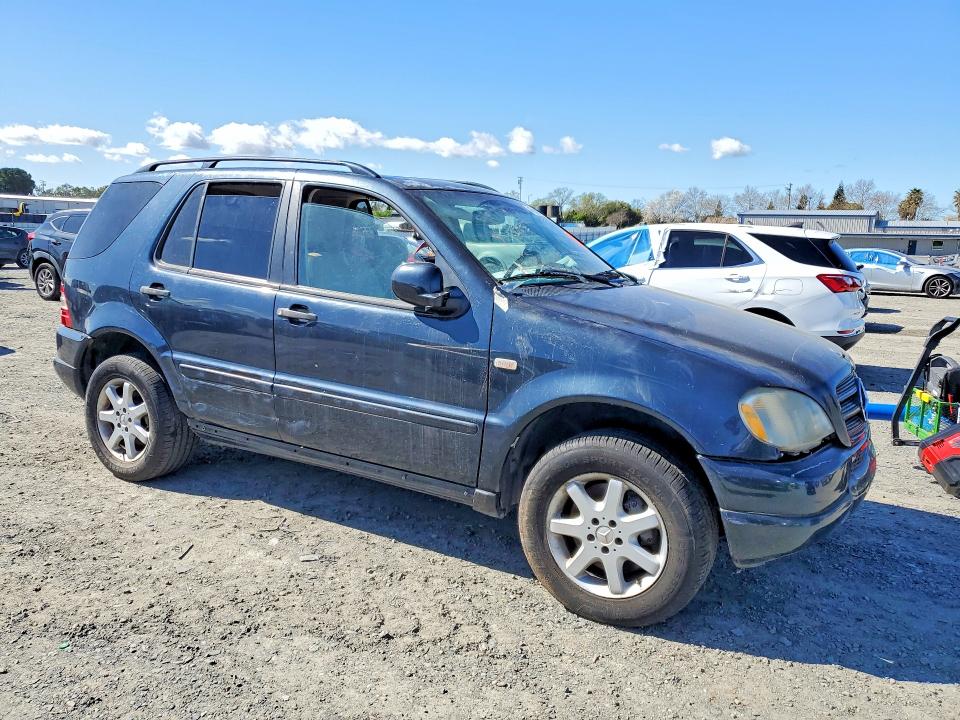 41598236 :رقم المزاد ، 4JGAB72E91A230076 vin ، 2001 Mercedes-benz Ml مزاد بيع