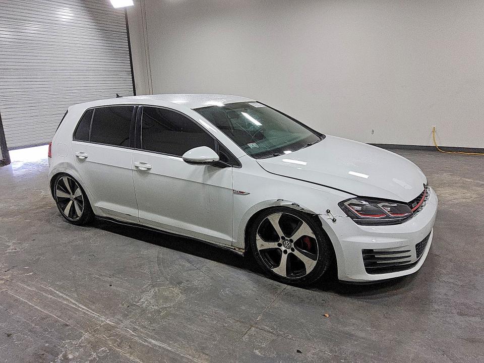 Продажа на аукционе авто 2015 Volkswagen Gti, vin: 3VW5T7AU0FM028567, номер лота: 79016095