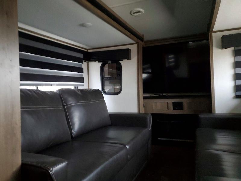 77558855 :رقم المزاد ، 5ZT3SR2B6N6110113 vin ، 2022 Foresriver Sabre مزاد بيع